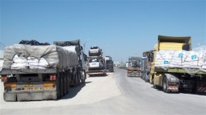 Trucks waiting at the Kerem Shalom crossing between Israel and Gaza Credit: Erica Silverman/IRIN